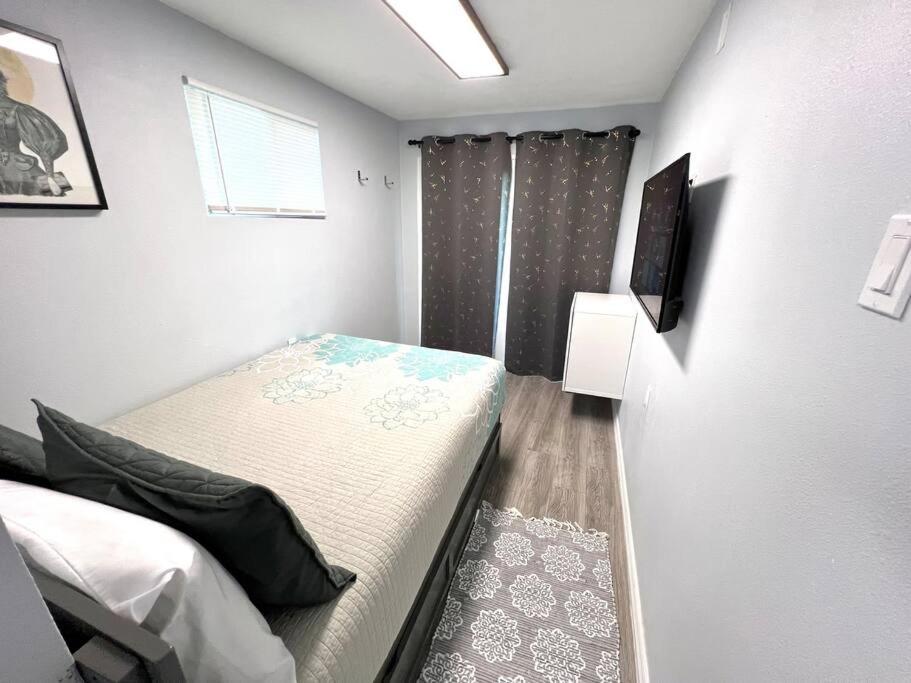 1Bed 1Bath Container Home Centrally Located Cypress Gardens Экстерьер фото